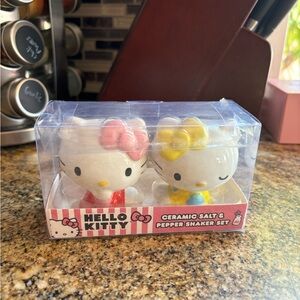 Hello Kitty salt and pepper shakers
